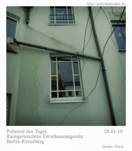 Polaroid des Tages - Regenfallrohr (Kreuzberg)