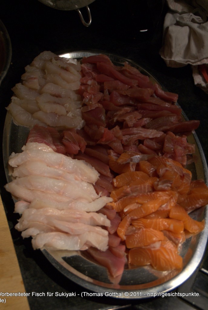 Vorbereiteter Fisch für Sukiyaki