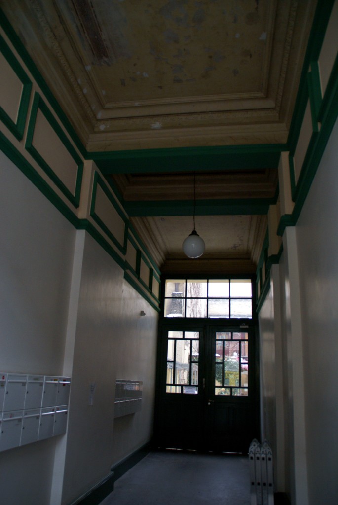 Treppenhausdurchgang in Berlin-Kreuzberg